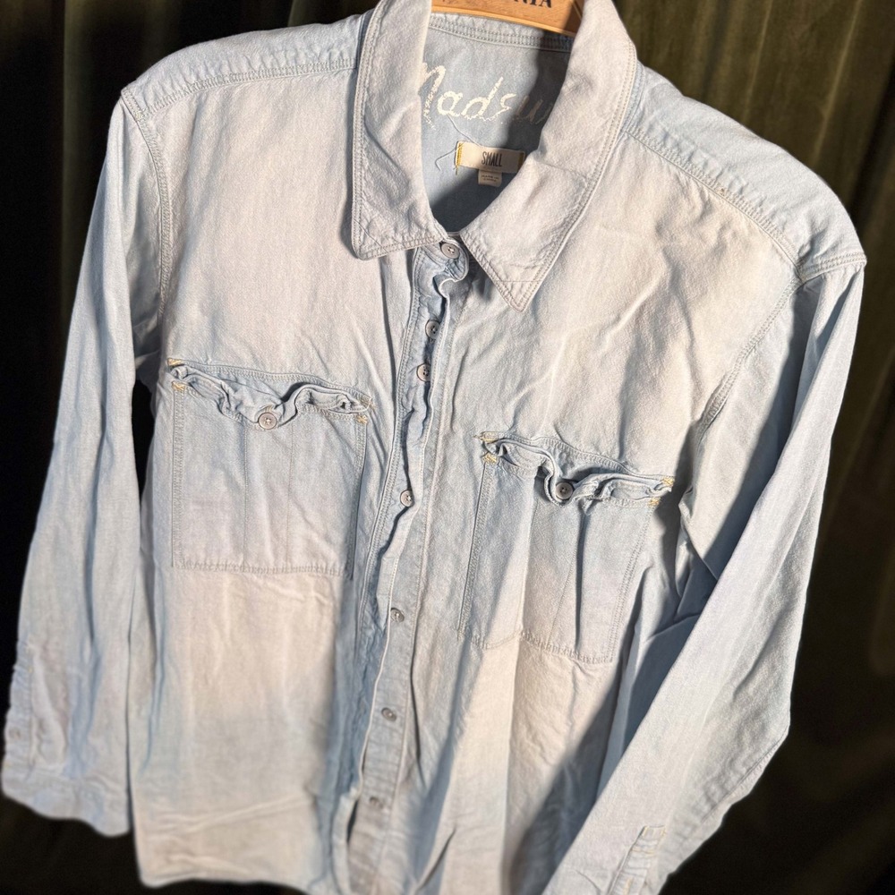 Madewell Light Wash Denim Button Down Shirt Ruffle Pocket Women Small Blue